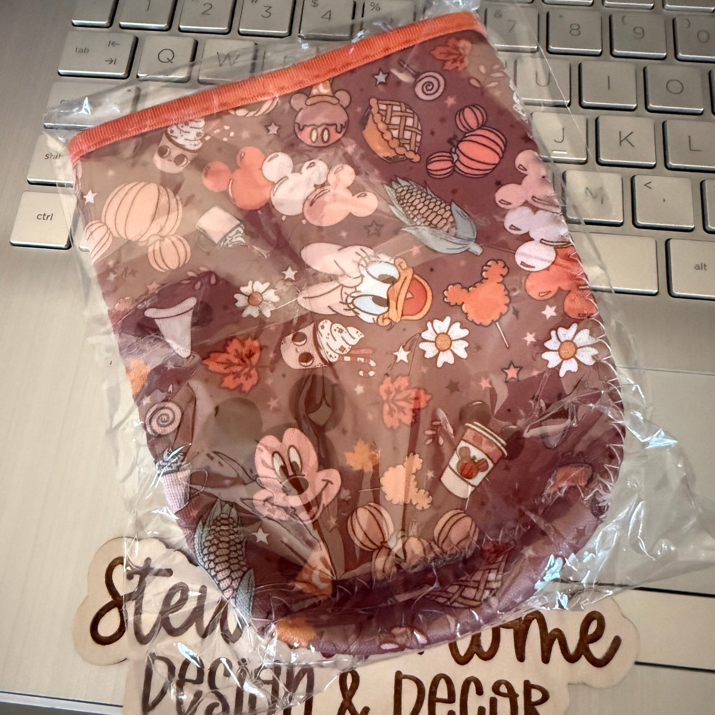 Mickey-Inspired Fall Cup Sleeve – Pumpkins, Cupcakes & Leaves